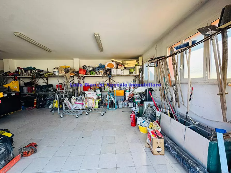 Immagine 8 di Magazzino in affitto  in VIA DEGLI ABETI a Pesaro