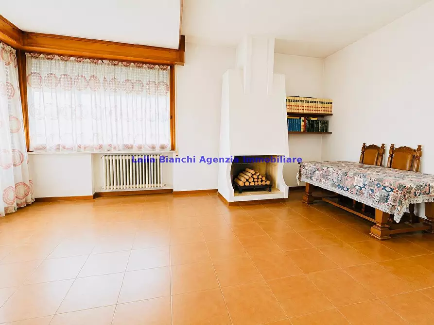 Immagine 1 di Casa bifamiliare in vendita  in VIA TOMBESI a Pesaro