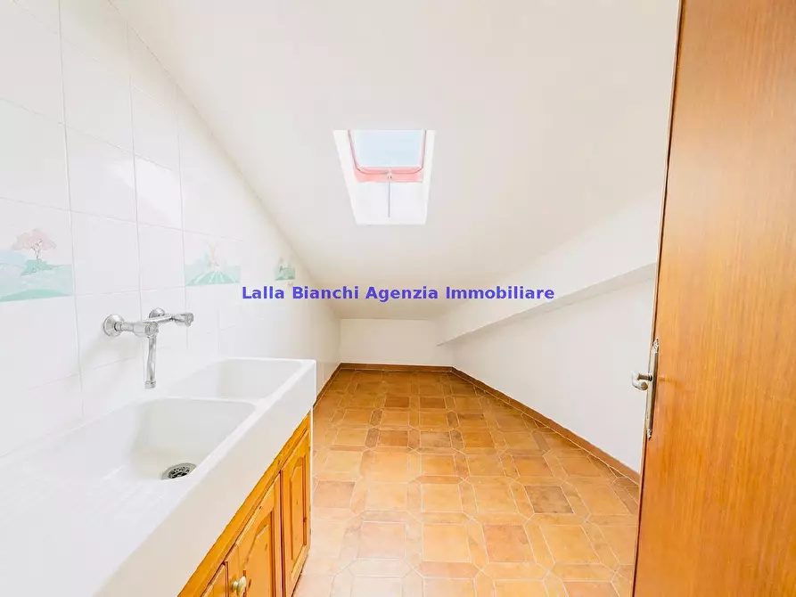 Immagine 9 di Casa bifamiliare in vendita  in VIA TOMBESI a Pesaro