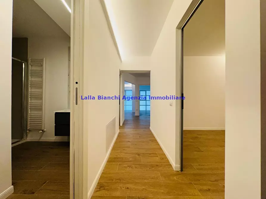 Immagine 2 di Appartamento in vendita  in VIA MAMELI a Pesaro