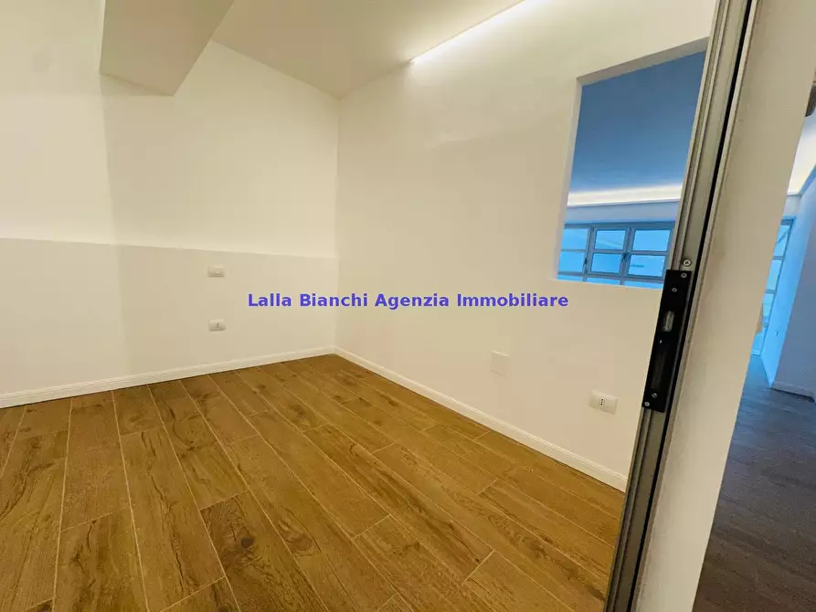 Immagine 6 di Appartamento in vendita  in VIA MAMELI a Pesaro