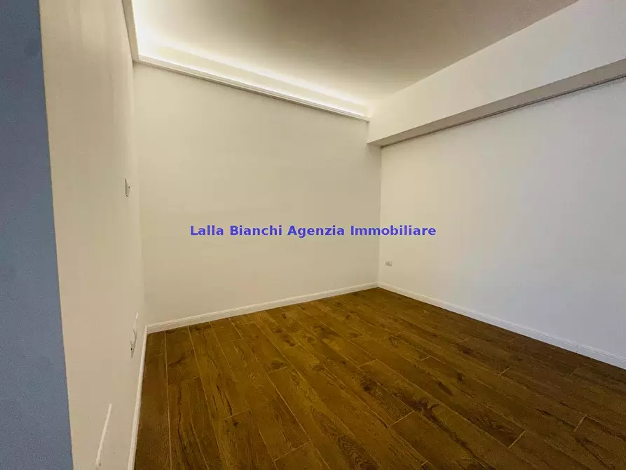 Immagine 10 di Appartamento in vendita  in VIA MAMELI a Pesaro