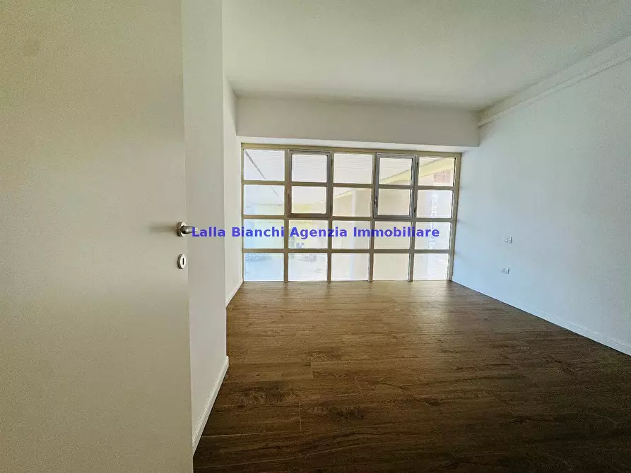 Immagine 11 di Appartamento in vendita  in VIA MAMELI a Pesaro