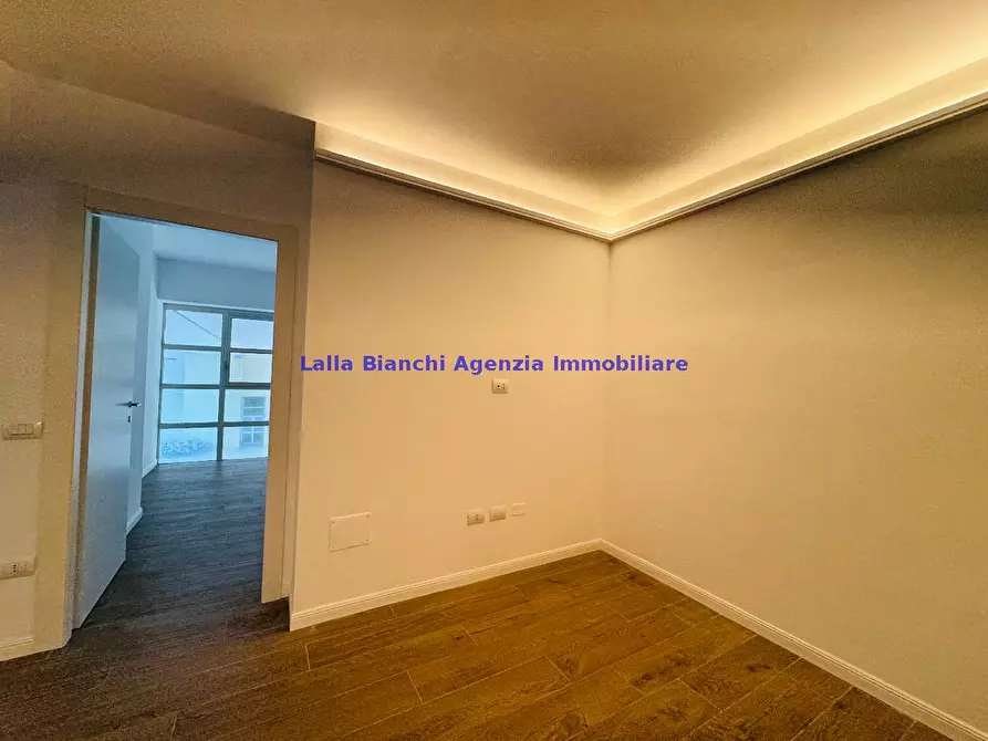 Immagine 14 di Appartamento in vendita  in VIA MAMELI a Pesaro