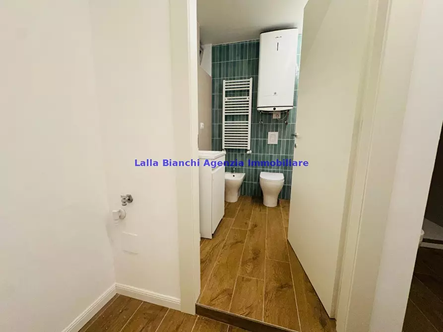 Immagine 15 di Appartamento in vendita  in VIA MAMELI a Pesaro