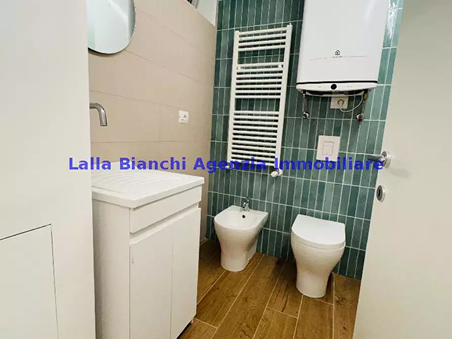 Immagine 16 di Appartamento in vendita  in VIA MAMELI a Pesaro