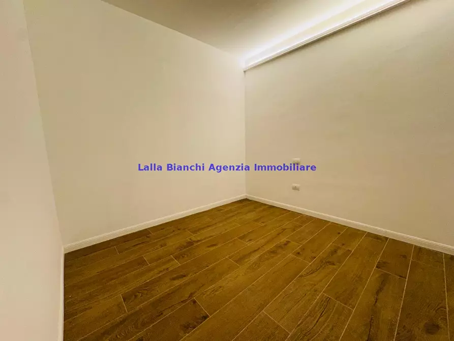 Immagine 18 di Appartamento in vendita  in VIA MAMELI a Pesaro