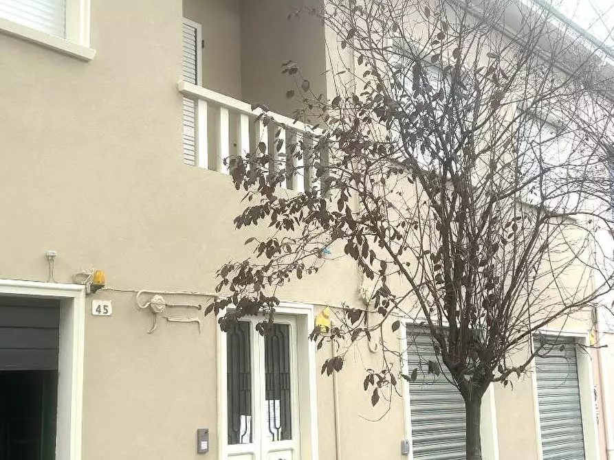 Immagine 1 di Appartamento in vendita  in VIA NAPOLI a Pesaro