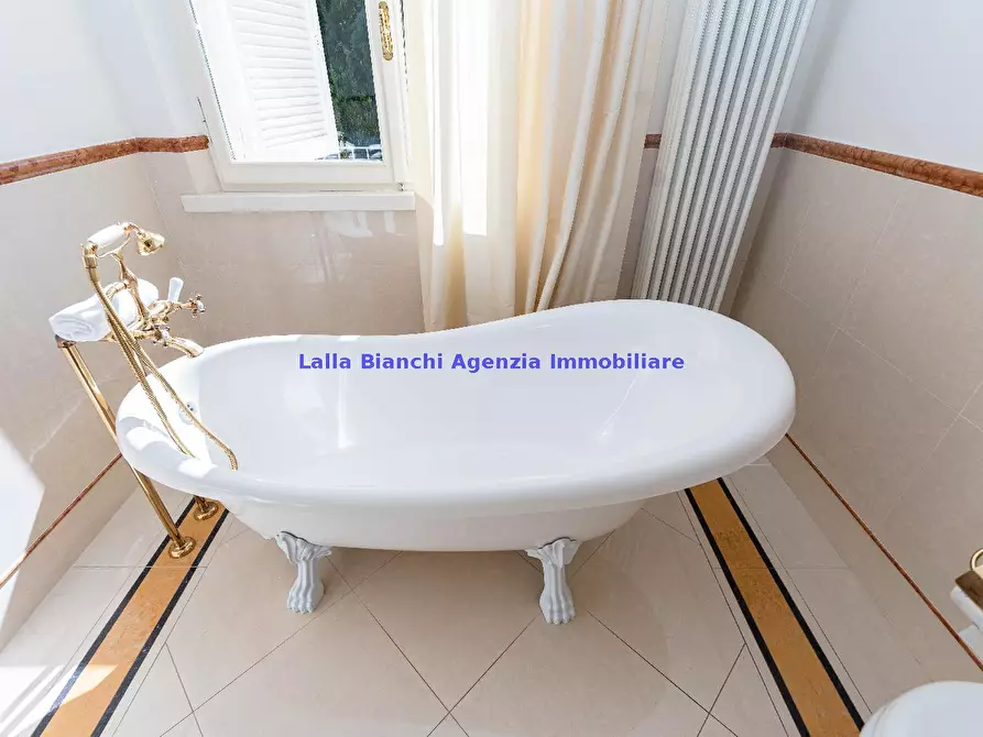 Immagine 13 di Villa in vendita  in STRADA PANORAMICA ARDIZIO a Pesaro