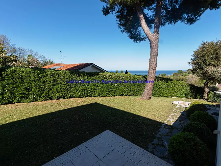 Immagine 23 di Villa in vendita  in STRADA PANORAMICA ARDIZIO a Pesaro