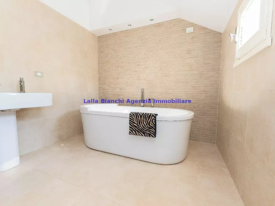 Immagine 66 di Villa in vendita  in STRADA PANORAMICA ARDIZIO a Pesaro