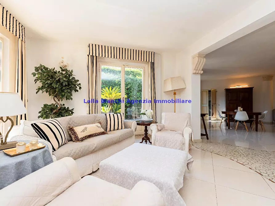 Immagine 1 di Appartamento in vendita  in STRADA PANORAMICA ARDIZIO a Pesaro