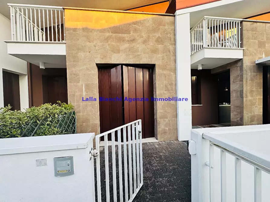 Immagine 1 di Appartamento in vendita  in VIA GHETTO DI TREBBIANTICO a Pesaro