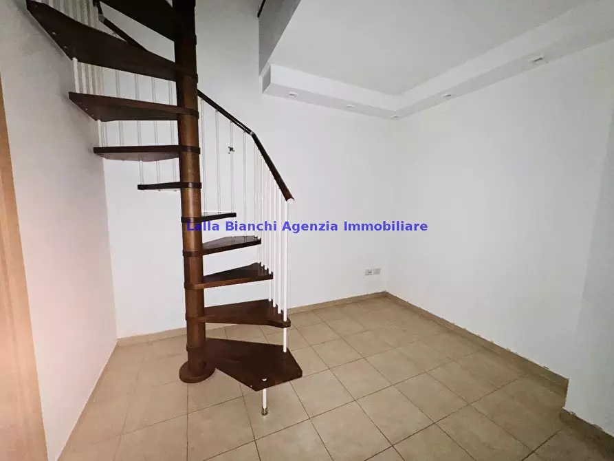 Immagine 11 di Appartamento in vendita  in VIA GHETTO DI TREBBIANTICO a Pesaro