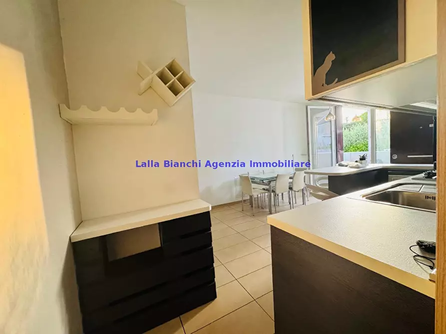 Immagine 19 di Appartamento in vendita  in VIA GHETTO DI TREBBIANTICO a Pesaro
