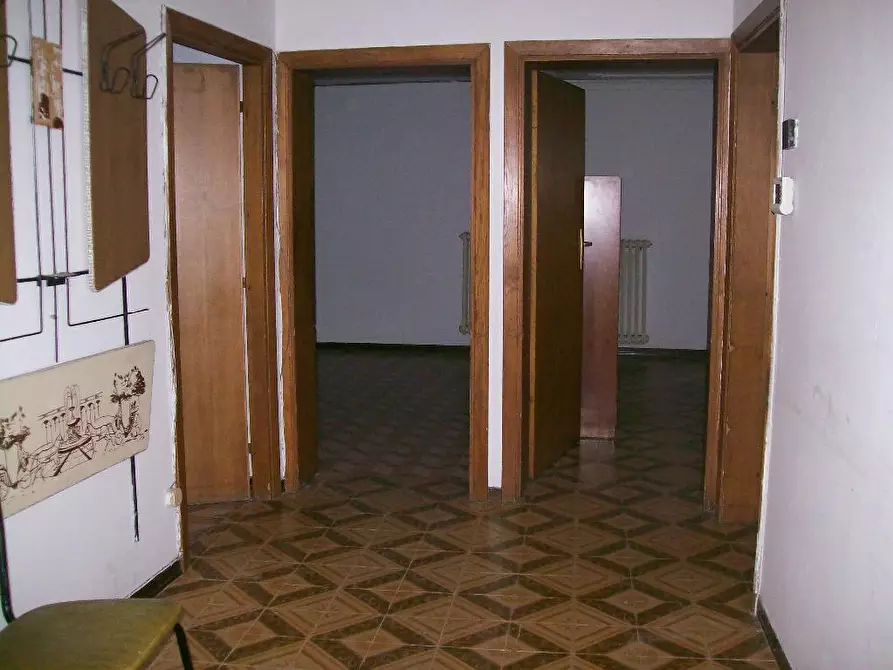 Immagine 1 di Casa colonica in vendita  in CONTRADA VALLE CHIFENTI a Appignano Del Tronto