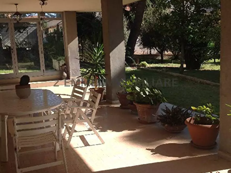 Immagine 5 di Villa in vendita  a Nereto