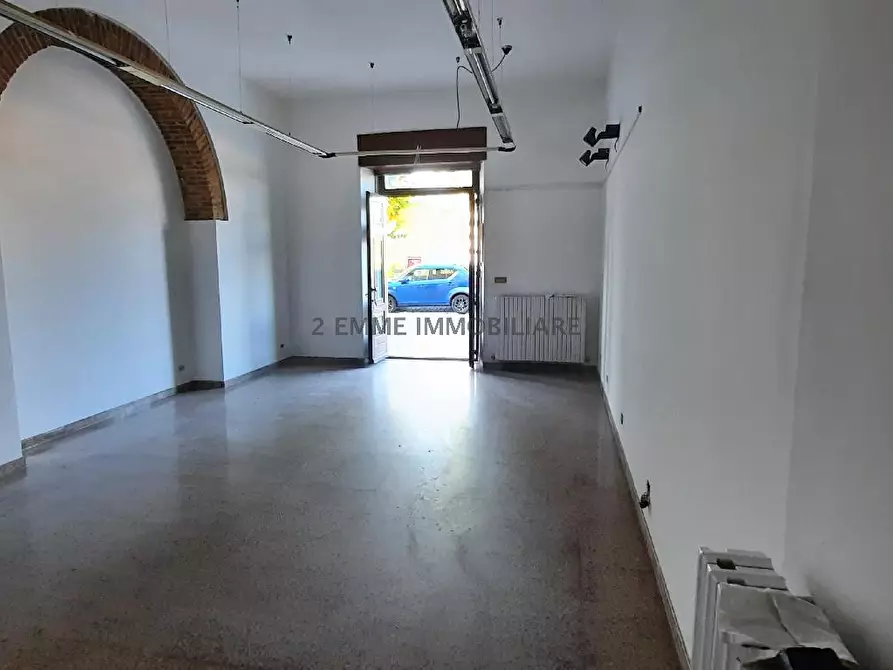 Immagine 3 di Locale commerciale in vendita  in VIA LUNGO TRONTO BARTOLOMEI 37 a Ascoli Piceno