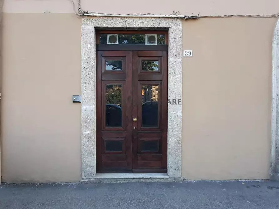 Immagine 4 di Locale commerciale in vendita  in VIA LUNGO TRONTO BARTOLOMEI 37 a Ascoli Piceno