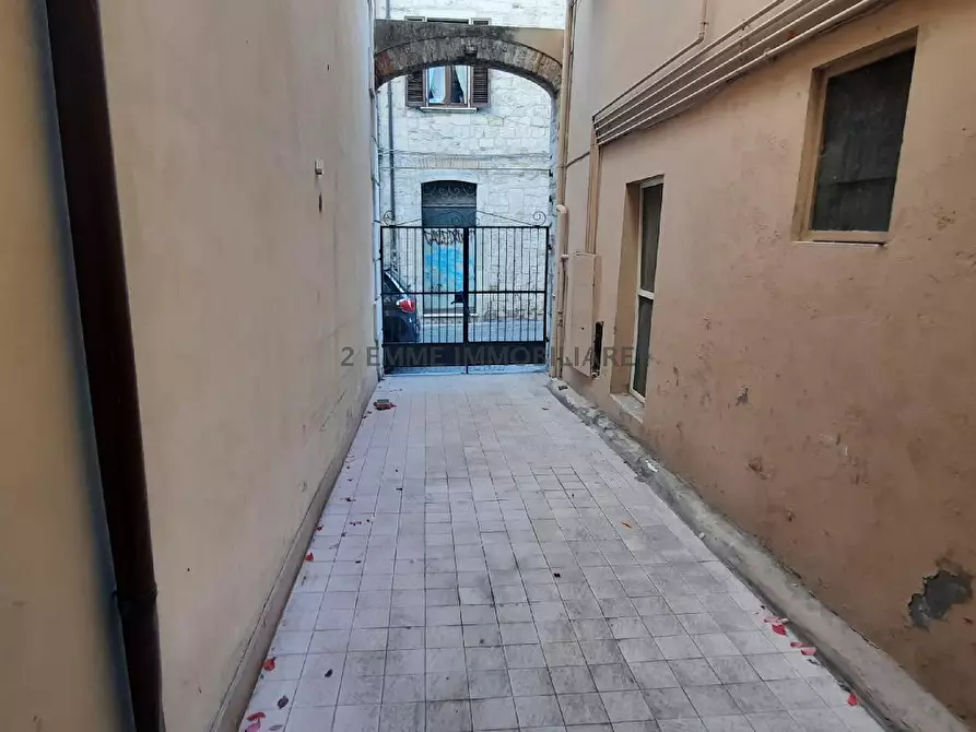 Immagine 5 di Locale commerciale in vendita  in VIA LUNGO TRONTO BARTOLOMEI 37 a Ascoli Piceno