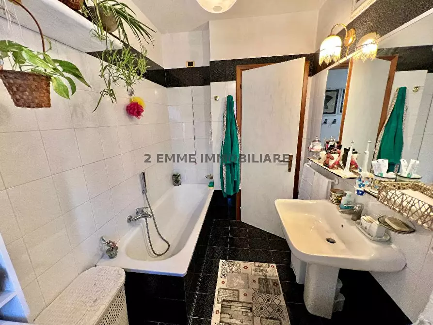 Immagine 11 di Appartamento in vendita  in VIA CAGLIARI 3/A a Folignano