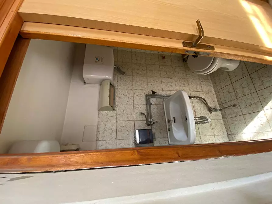 Immagine 4 di Locale commerciale in affitto  in VIA RECANATI a Ascoli Piceno