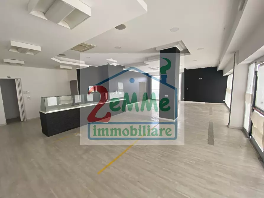 Immagine 3 di Locale commerciale in vendita  in VIA SALARIA a Spinetoli