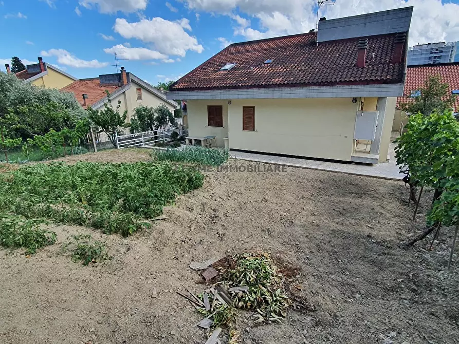 Immagine 15 di Villetta a schiera in vendita  in VIA DELLE BEGONIE a Ascoli Piceno