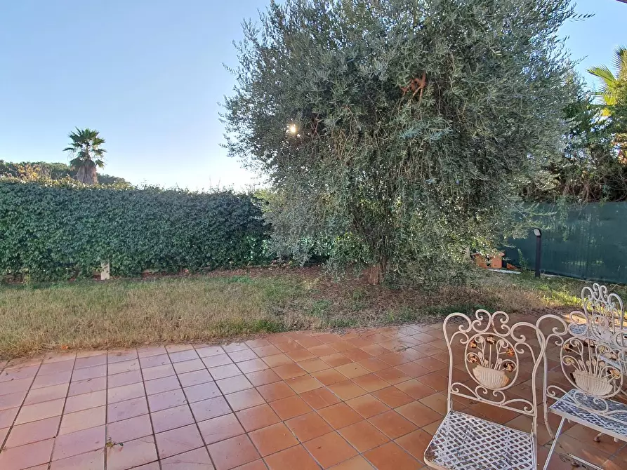 Immagine 17 di Villa in vendita  in VIA BELLAVALLE  a Ascoli Piceno