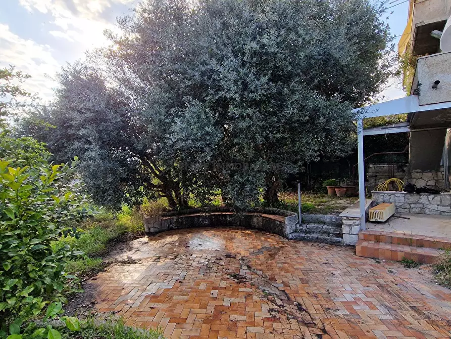 Immagine 35 di Villa in vendita  in VIA DELLE ZEPPELLE 9 a Ascoli Piceno