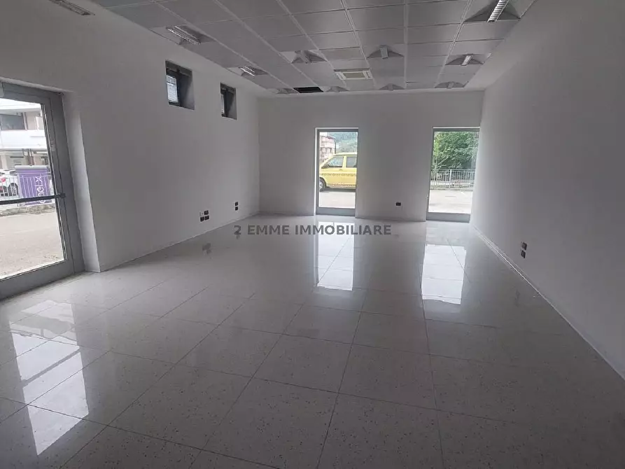 Immagine 5 di Locale commerciale in affitto  in LARGO DEGLI ARANCI 12/A a Ascoli Piceno