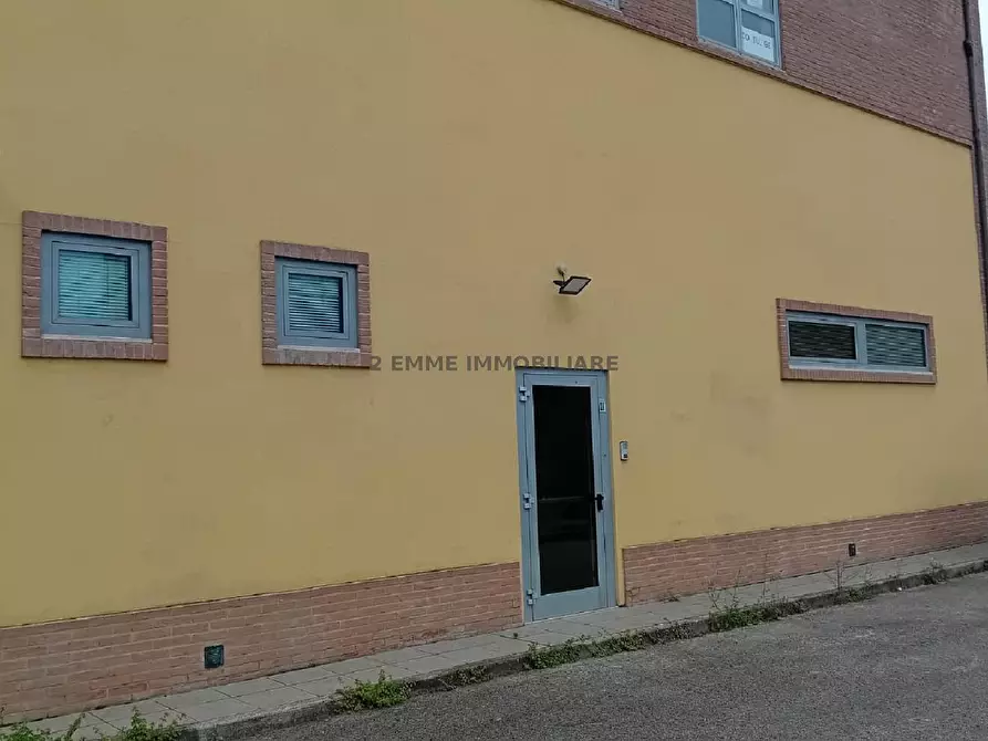 Immagine 10 di Locale commerciale in affitto  in LARGO DEGLI ARANCI 12/A a Ascoli Piceno