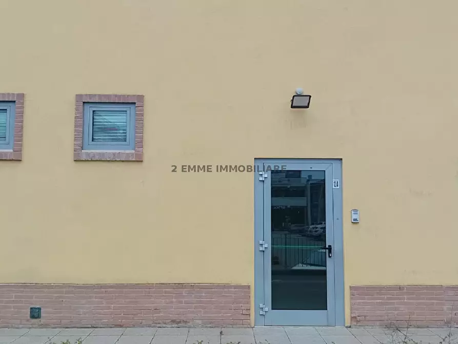 Immagine 11 di Locale commerciale in affitto  in LARGO DEGLI ARANCI 12/A a Ascoli Piceno