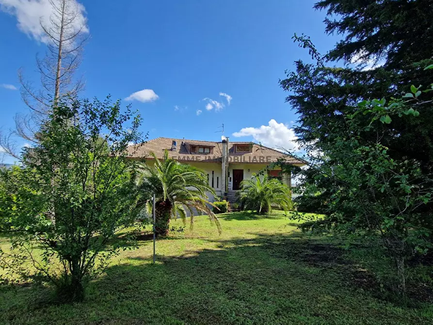Immagine 10 di Villa in vendita  in FRAZIONE VALLI a Ascoli Piceno