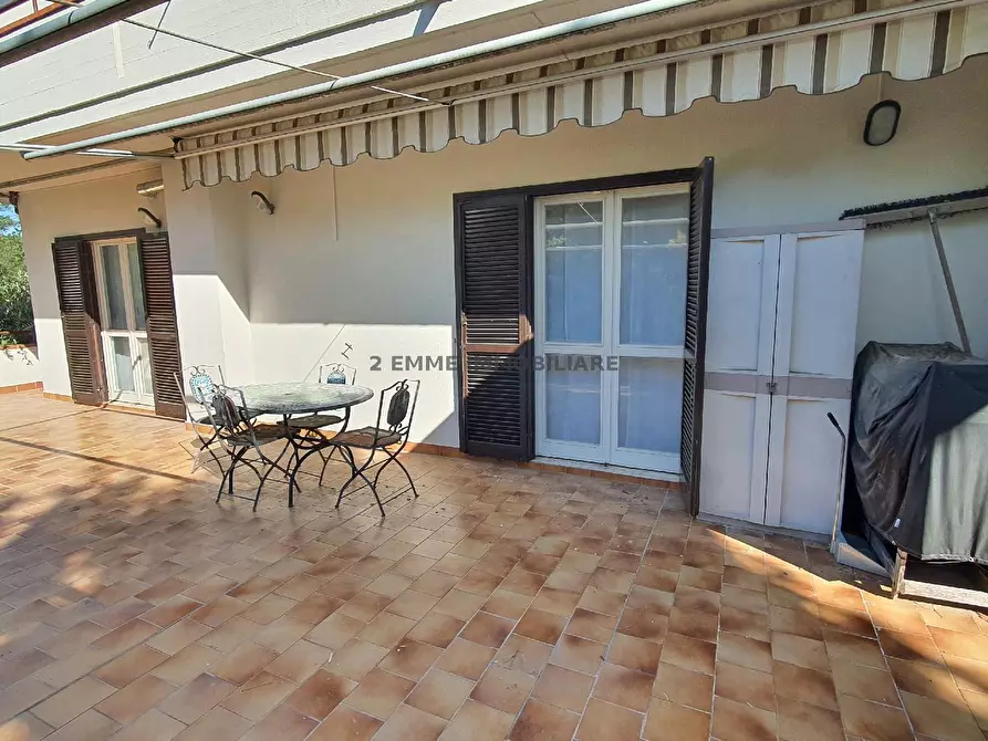 Immagine 10 di Villa in vendita  in VIA IMPERIA  a Folignano