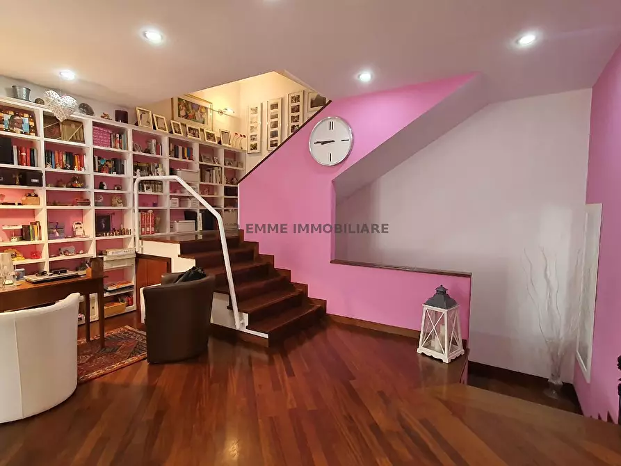 Immagine 1 di Villa in vendita  in VIA IMPERIA  a Folignano