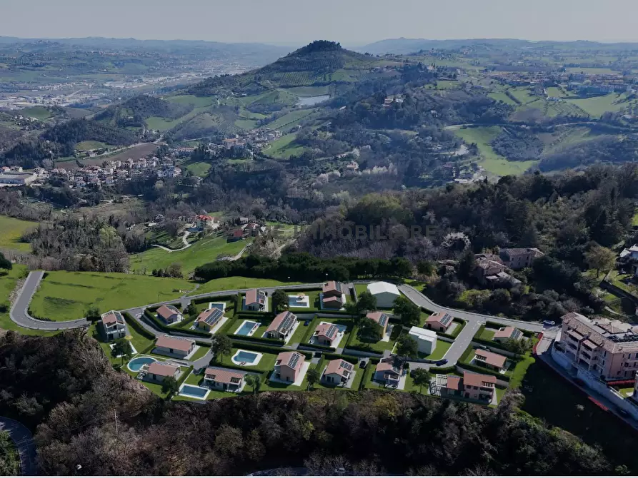 Immagine 3 di Villa in vendita  in VIA PALAZZOLO a Folignano