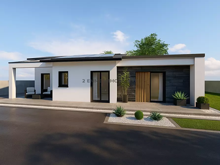 Immagine 1 di Villa in vendita  in VIA PALAZZOLO a Folignano