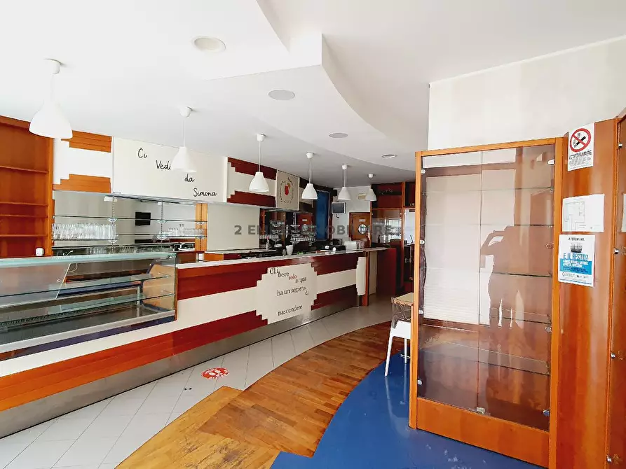 Immagine 4 di Locale commerciale in vendita  in LARGO DELLE VERONICHE a Ascoli Piceno