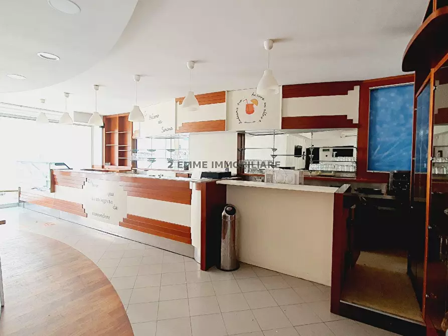 Immagine 5 di Locale commerciale in vendita  in LARGO DELLE VERONICHE a Ascoli Piceno