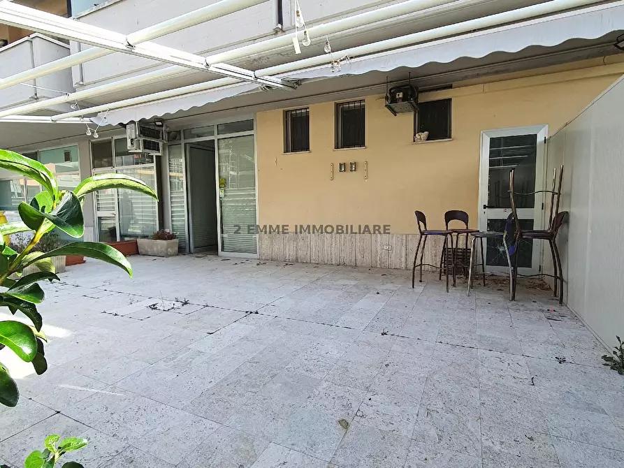 Immagine 6 di Locale commerciale in vendita  in LARGO DELLE VERONICHE a Ascoli Piceno