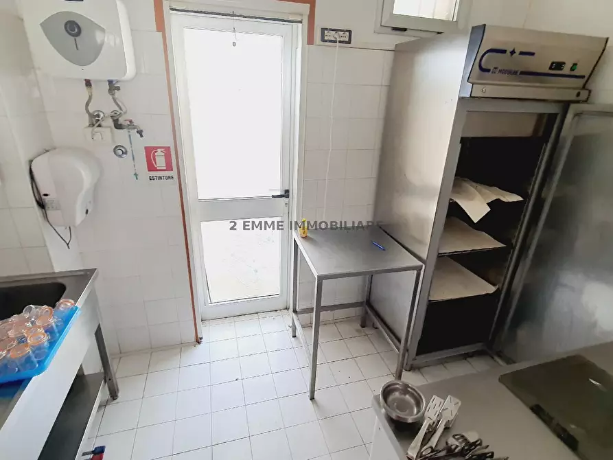 Immagine 11 di Locale commerciale in vendita  in LARGO DELLE VERONICHE a Ascoli Piceno