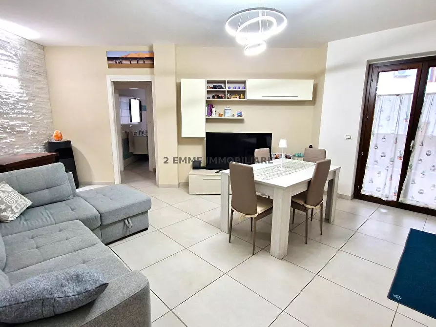 Immagine 1 di Appartamento in vendita  in VIA SAN BENEDETTO a Folignano