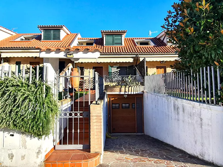 Immagine 20 di Villetta a schiera in vendita  in VIA DELLE BEGONIE  a Ascoli Piceno