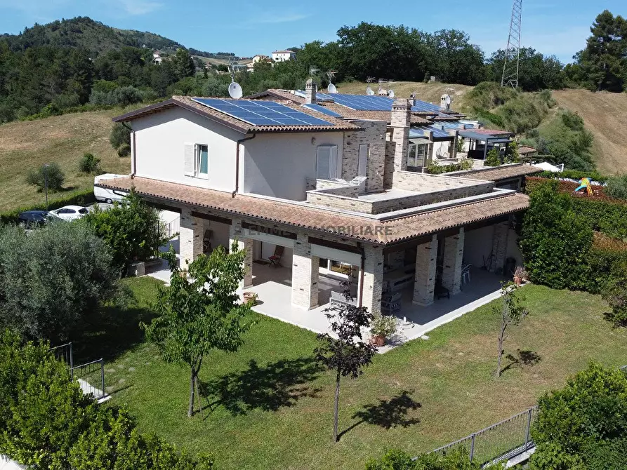 Immagine 1 di Villa in vendita  in FRAZIONE FONTE DI CAMPO N.6 a Ascoli Piceno