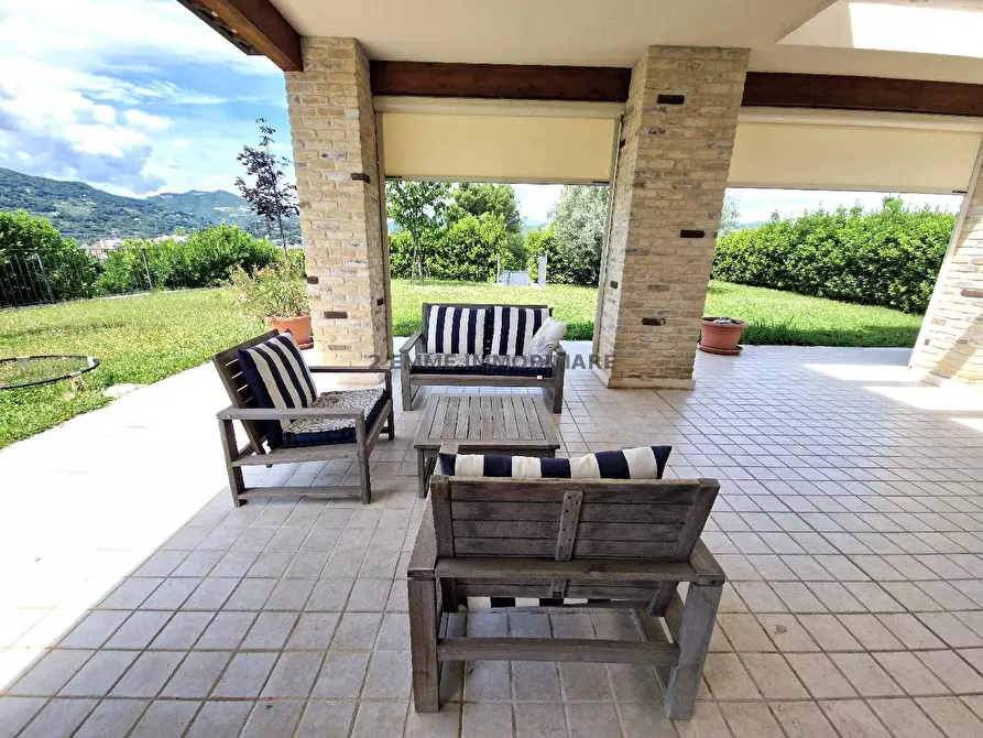 Immagine 2 di Villa in vendita  in FRAZIONE FONTE DI CAMPO N.6 a Ascoli Piceno