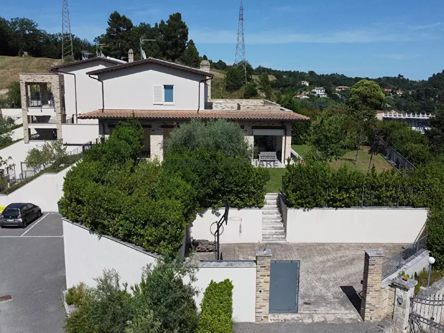 Immagine 12 di Villa in vendita  in FRAZIONE FONTE DI CAMPO N.6 a Ascoli Piceno