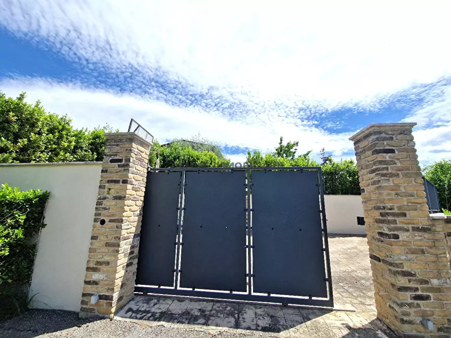 Immagine 36 di Villa in vendita  in FRAZIONE FONTE DI CAMPO N.6 a Ascoli Piceno