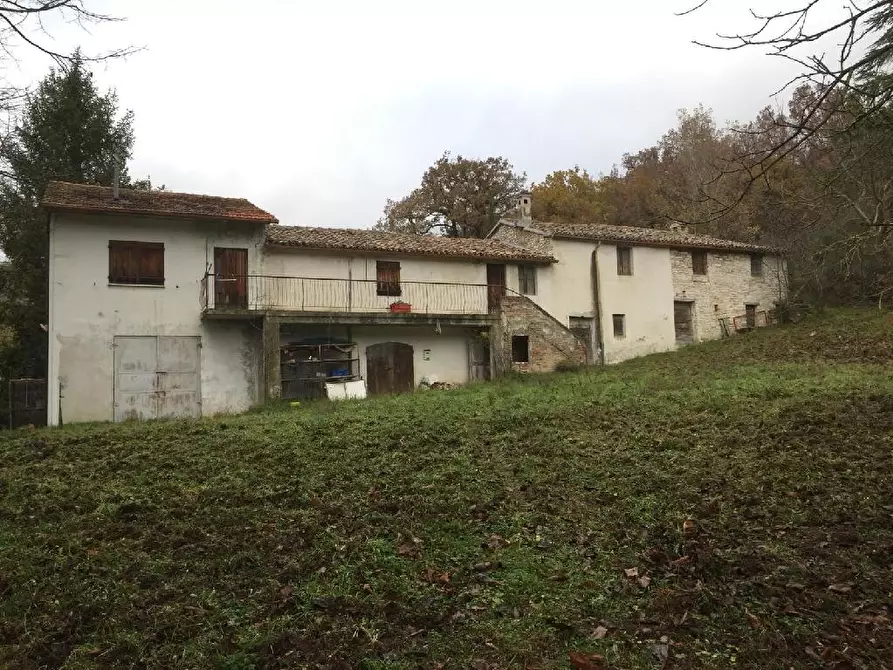 Immagine 1 di Rustico / casale in vendita  in CANAVACCIO a Urbino