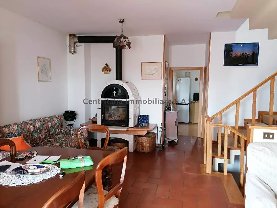 Immagine 1 di Casa indipendente in vendita  in VIA DEL COLLE 10 a Urbino